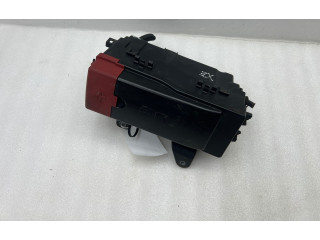 Блок предохранителей GX7314A076AA Jaguar XE