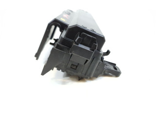 Pojistková skříňka 1034405-00-F Tela Model S 2017