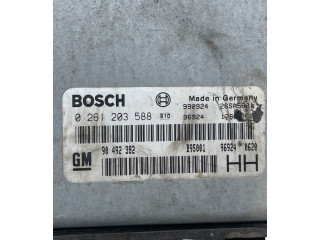 Блок управления двигателя 0261203588, 90492382   Chevrolet Omega B