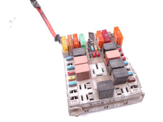 Блок предохранителей 46809993, 46520422 Fiat Albea