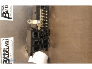 Блок предохранителей 9452993 Volvo V70