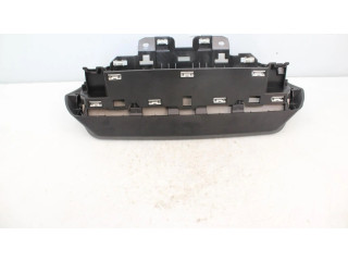 Дисплей    9841452080   Peugeot 2008 I