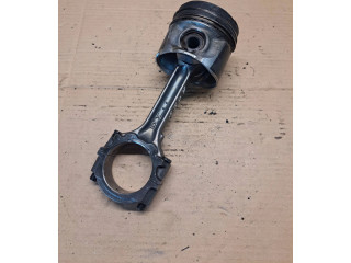 Píst Nissan X-Trail T30