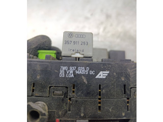 Блок предохранителей 7m0937025D Ford Galaxy