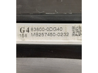 Přístrojová deska Toyota Yaris 2010 838000DG40, MB2574500232