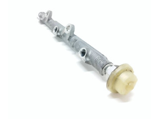 Топливная рампа    Lexus RX 330 - 350 - 400H   для двигателя 3MZ-FE