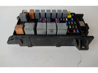 Блок предохранителей 911613E010 KIA Sorento