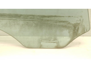 Основное стекло передних дверей (четырехдверного автомобиля)