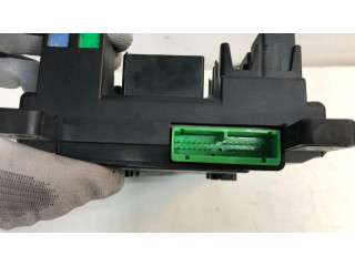 Pojistková skříňka YQE500420 Land Rover Discovery 3 - LR3 2007