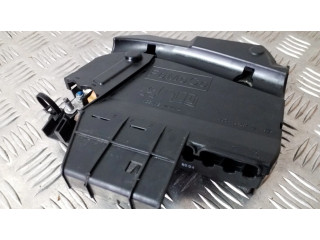 Блок предохранителей AV6T14A067BC   Ford Focus    