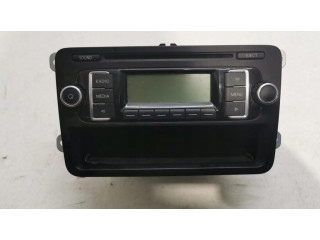 Радио/ проигрыватель CD/DVD / навигация