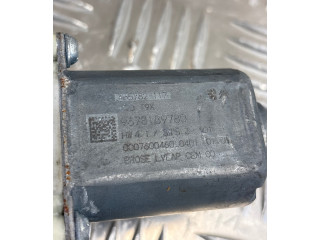 Блок предохранителей  9677734780   Peugeot 308    