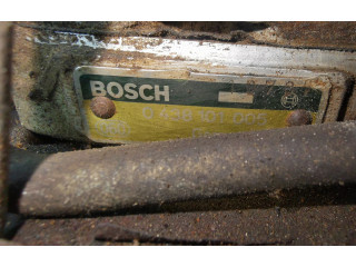 Топливная рампа 0438121011, 026133353 Audi 80 90 B3