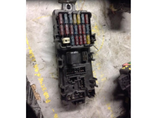   Pojistková skříňka    Mitsubishi Pajero 1990