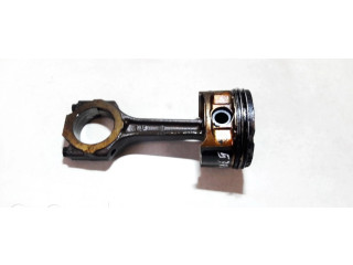 Píst    Alfa Romeo 156  pro benzínový motor 1.8  