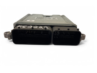 Блок управления двигателем Блок управления 31392982, 0281030782   Volvo V70