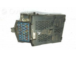 Блок предохранителей  7703397911   Renault Scenic I    