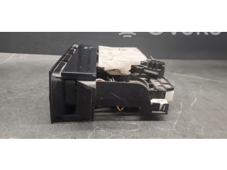 Блок управления климат-контролем Mazda 323