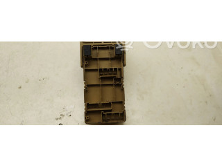 Блок предохранителей 82201FG010, 808133 Subaru Forester SH