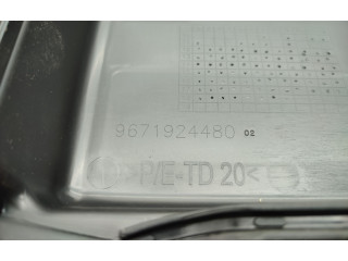 Блок предохранителей Citroen C3 Aircross