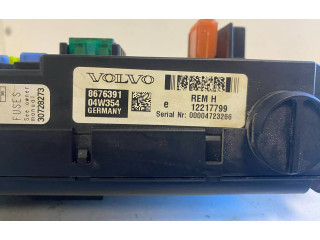 Блок предохранителей 8676391, 04W354 Volvo V70