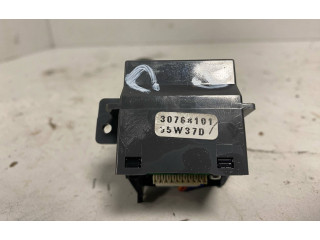 Ручка стеклоочистителей 30768101, J5W37D   Volvo V70