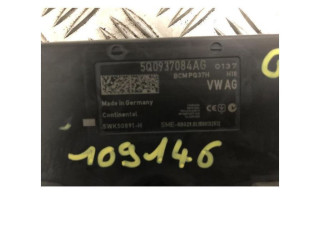 Ящик предохранителей (комплект) 5Q0937084AJZ00, 5Q0937084AJZ00 Volkswagen Golf VII