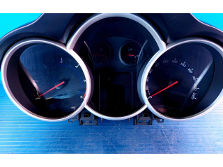 Přístrojová deska Chevrolet Cruze 2012 2851U, 95472851