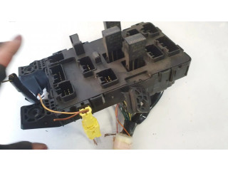   Pojistková skříňka 8264105011, 05810530   Toyota Avensis T220 2001