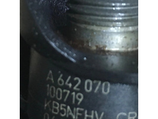 Vstřikovač A642070   Mercedes-Benz C W204  pro naftový motor 3.0 642830 
