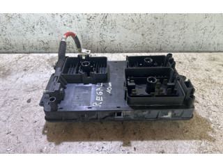 Блок предохранителей 13222782, 13272072 Buick Regal