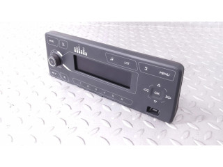 Радио/ проигрыватель CD/DVD / навигация