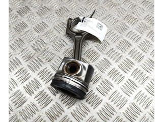  Поршень D 4204 T14 31375187, 31430898  Volvo V60  