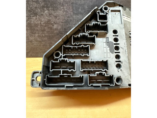 Блок предохранителей    Rover 75       