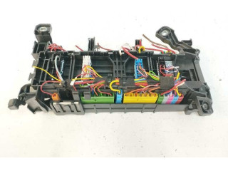 Pojistková skříňka Řídící jednotka BSM A2465402614, A2455402714 Infiniti QX30 2016