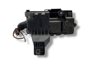 Блок предохранителей  30728132   Volvo V70    