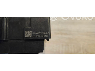   Pojistková skříňka 68233193AD   Chrysler Pacifica 2018