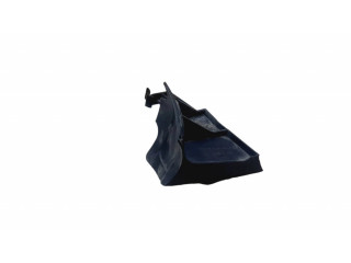 Другая деталь отсека двигателя