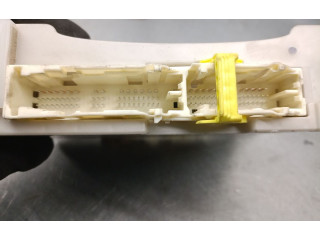 Pojistková skříňka Řídící jednotka BSM 8273060180 Toyota Land Cruiser (J200) 2015