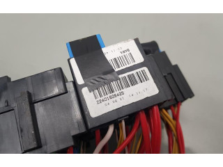 Блок предохранителей     Renault Clio IV    