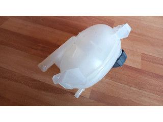 Расширительный бачок охлаждающей жидкости