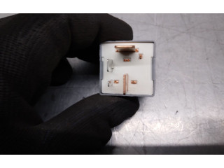 Блок предохранителей 357911253   Audi A3 S3 8L    