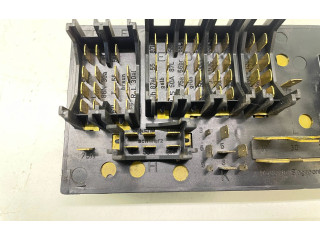 Pojistková skříňka 443941822A Audi 80 90 S2 B4 1996