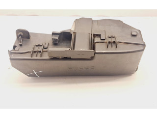 Блок предохранителей  9494210   Volvo V70    