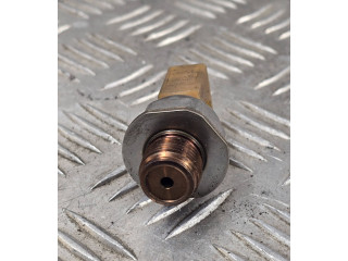 Vstřikovací lišta 03N906054C Audi A8 S8 D5 CZA