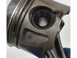 Píst 642950 Mercedes-Benz R W251