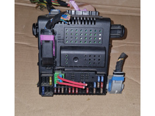 Блок предохранителей 30728356   Volvo V70    