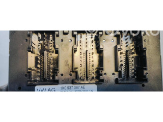 Блок предохранителей 1K0937087AE Skoda Octavia Mk3 (5E)
