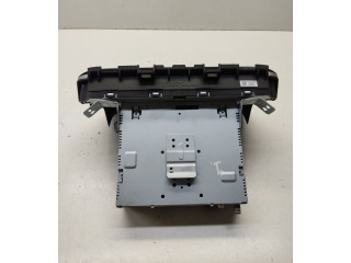 Радио/ проигрыватель CD/DVD / навигация