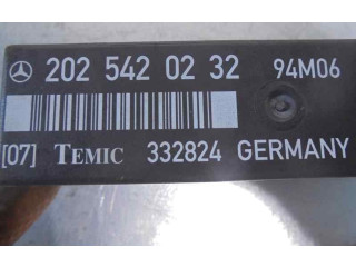 Pojistková skříňka 2025420232, 332824 Mercedes-Benz C W202 1994